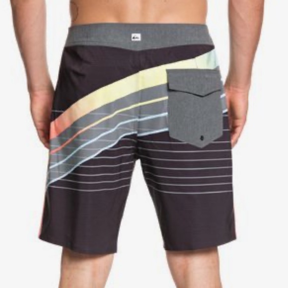 Quicksilver Men’s Highline Board Shorts Size 30 - Picture 2 of 13
